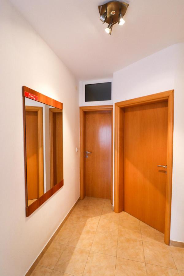 Apartment Anamaria With Seaview เพทรอซาเน ภายนอก รูปภาพ